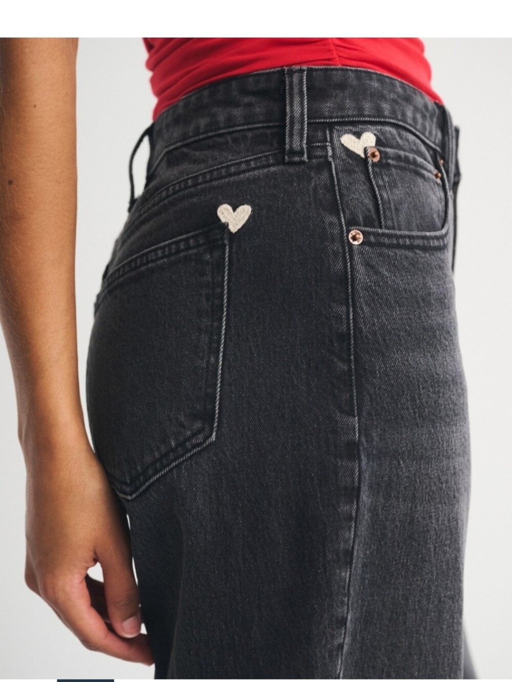 Curve Love High-Rise 90s Relaxed Jeans With Heart Embroidery